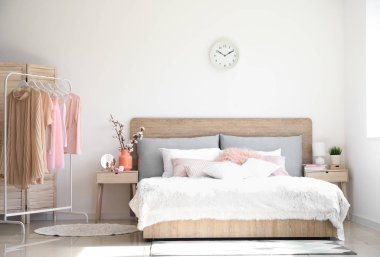 Modern yatak odasının içi