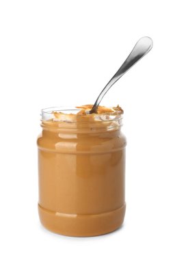 Fıstık ezmesi beyaz zemin üzerine kavanoz