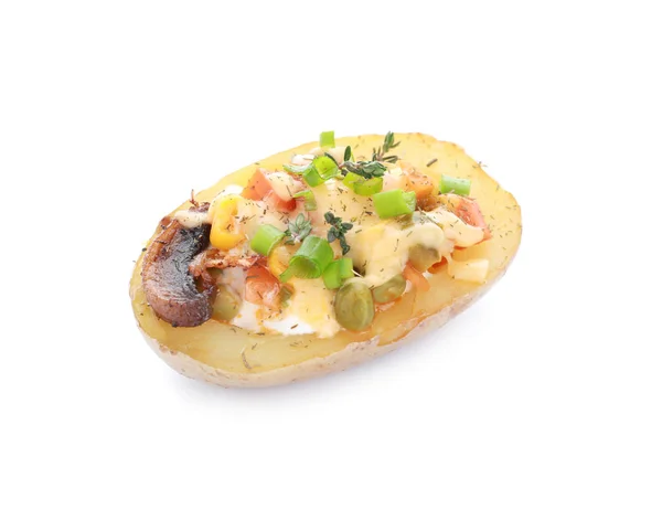 Lekker gebakken aardappel op witte achtergrond — Stockfoto