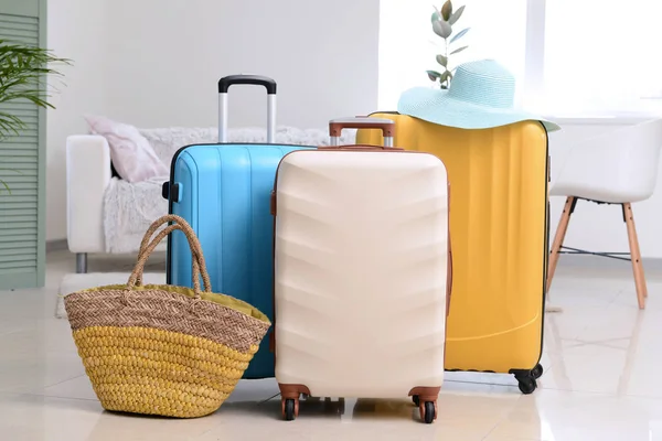 Packed suitcases in room. Travel concept — Stock Photo, Image