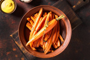 Masada pişmiş havuç ile Kase