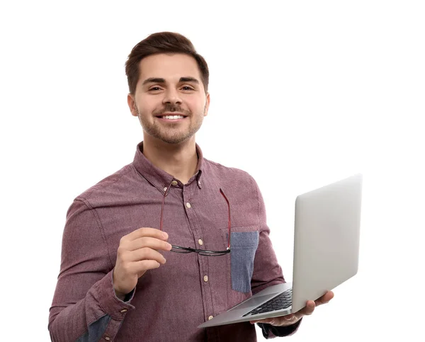Чоловічий програміст з ноутбуком на білому тлі — стокове фото
