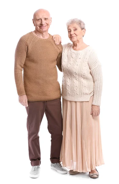 Портрет пожилой пары на белом фоне — стоковое фото