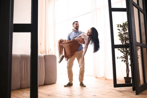 Happy young couple at home — Stock Photo, Image