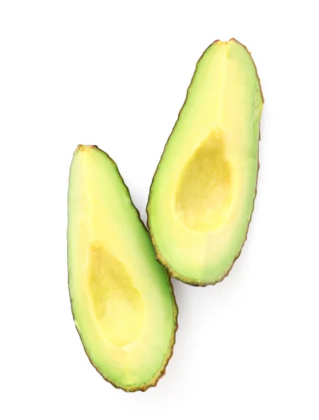 Vers gesneden avocado op witte achtergrond — Stockfoto