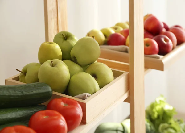 店内の新鮮な果物や野菜 — ストック写真