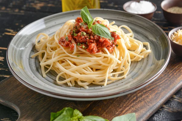 Plate with tasty boiled pasta on table — Stock Photo, Image