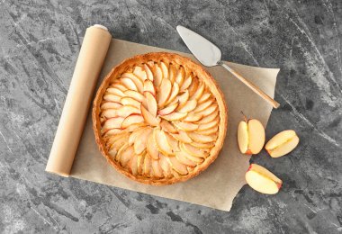 Masada lezzetli elmalı turta