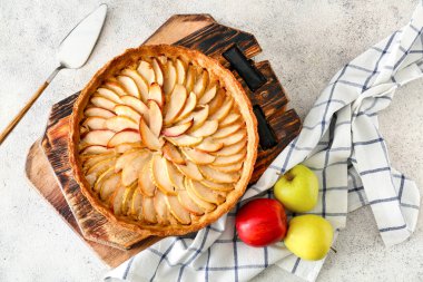 Masada lezzetli elmalı turta