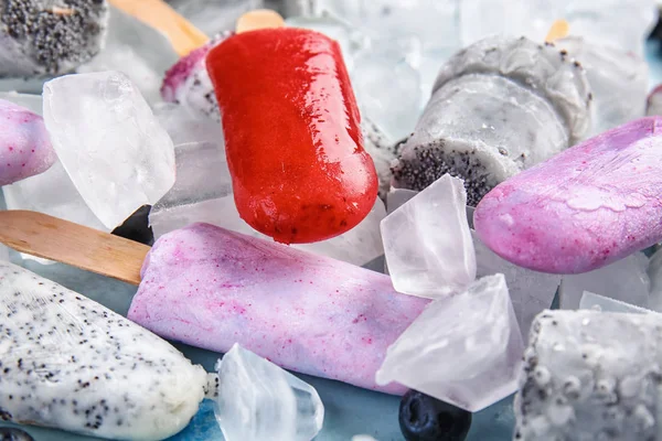 Açık renkli lezzetli dondurma — Stok fotoğraf