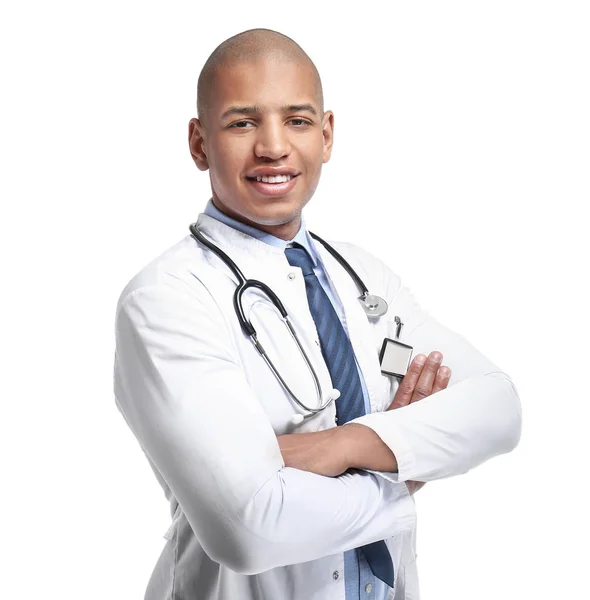 Guapo médico afroamericano sobre fondo blanco — Foto de Stock
