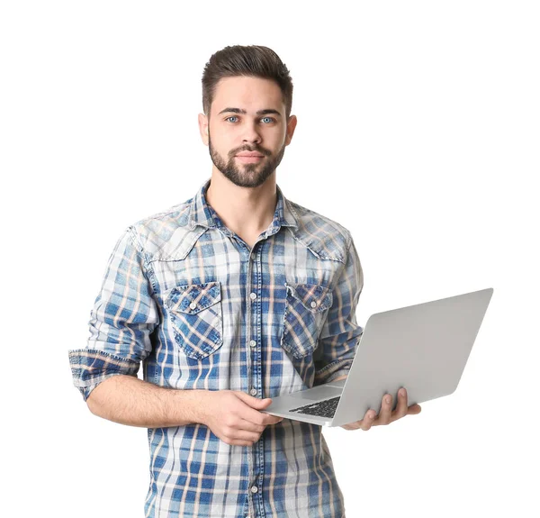 Чоловічий програміст з ноутбуком на білому тлі — стокове фото