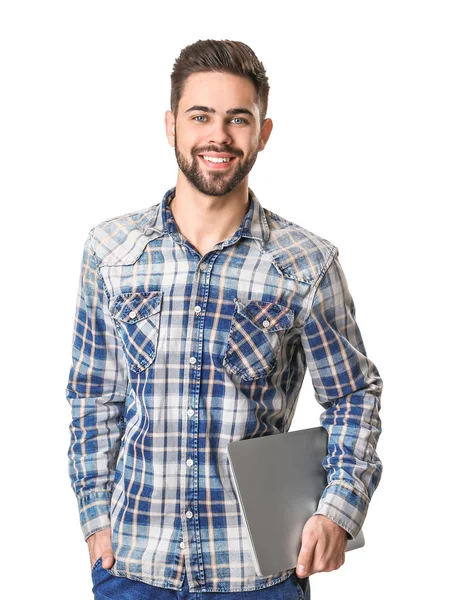 Programador masculino com laptop em fundo branco — Fotografia de Stock