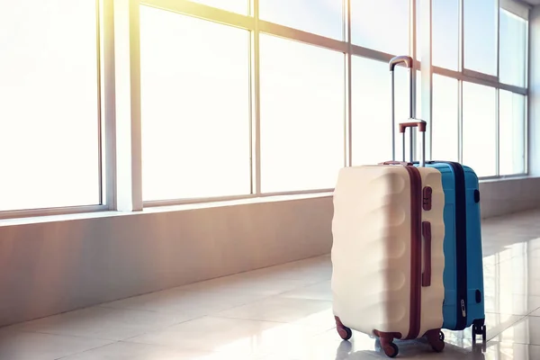 Suitcases in hall of airport. Travel concept — Stock Photo, Image