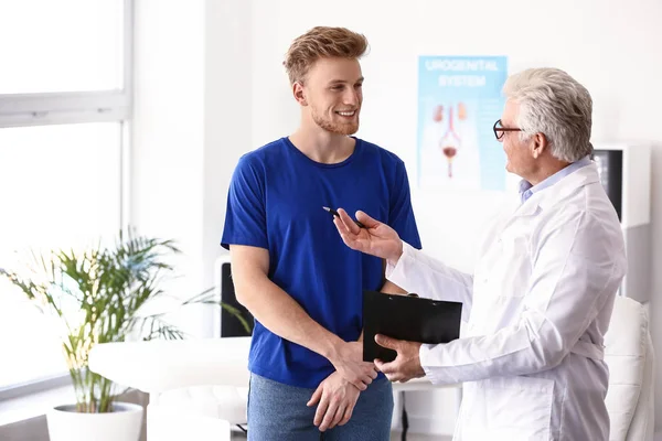 Male patient at urologist's office — Stock Photo, Image