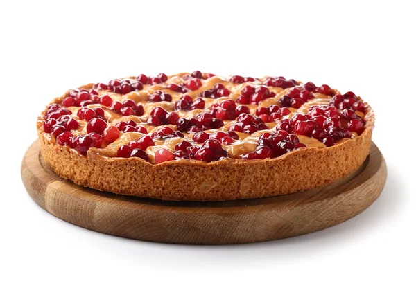Smakelijke Cranberry Pie op witte achtergrond — Stockfoto