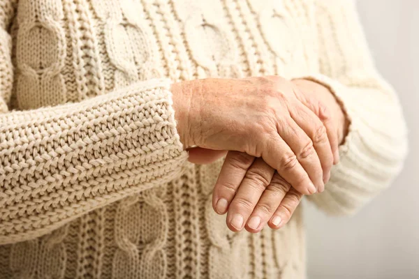 Hands of senior woman, closeup — Stock Photo, Image