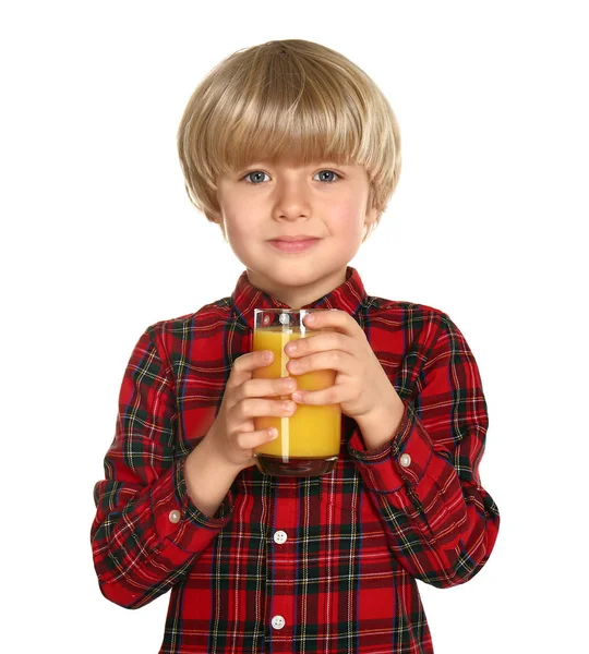 可爱的小男孩与一杯新鲜的果汁在白色背景 — 图库照片