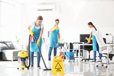 Kapıcılar ofis temizlik ekibi