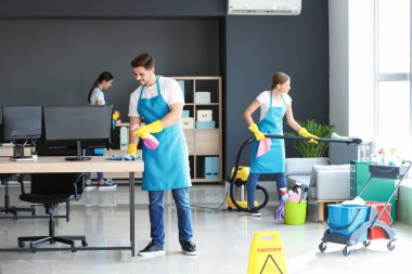 Kapıcılar ofis temizlik ekibi