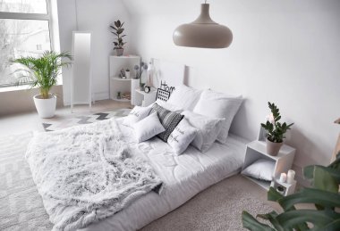 Işıl ışıl modern yatak odası