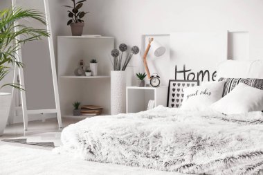 Işıl ışıl modern yatak odası