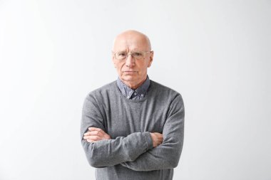 Açık renkli yaşlı adam portresi