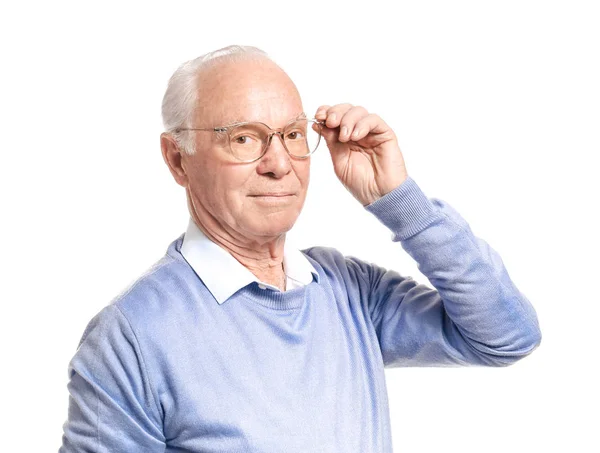 Retrato de homem idoso sobre fundo branco — Fotografia de Stock