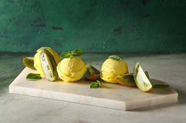 Masada lezzetli kivi dondurma ile Kurulu