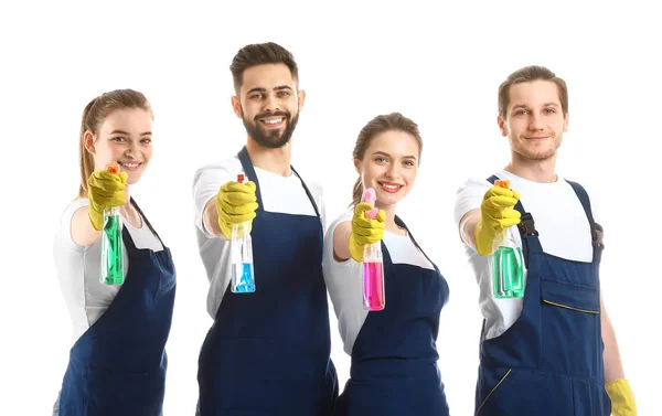 Trabalhadores do serviço de limpeza em fundo branco — Fotografia de Stock