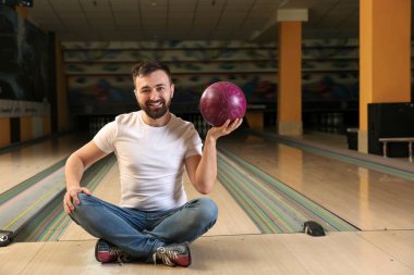Adam top bowling club ile