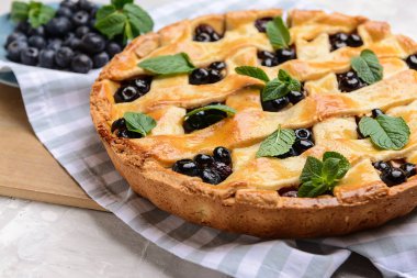 Masada lezzetli yaban mersini pasta, closeup