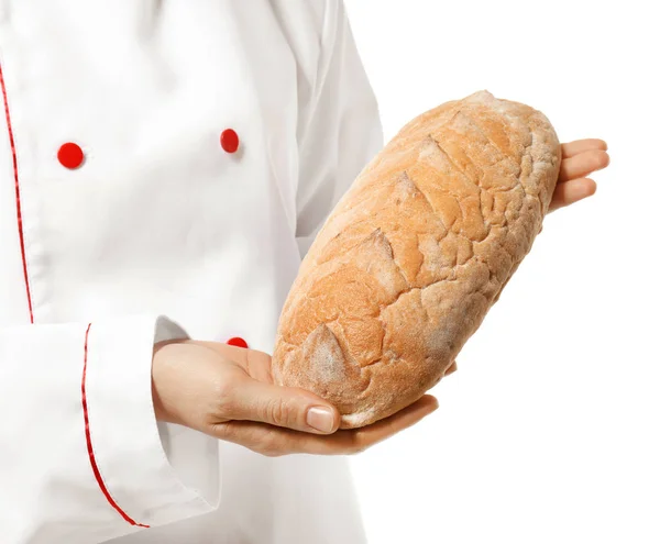 Женщина пекарь с хлебом на белом фоне, крупным планом — стоковое фото