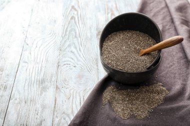 Beyaz masada chia tohumu ile Kaseler