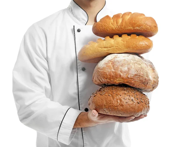 Szef kuchni ze świeżym chlebem na białym tle, zbliżenie — Zdjęcie stockowe