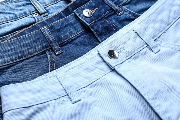 Různé stylové džíny, šatna — Stock fotografie