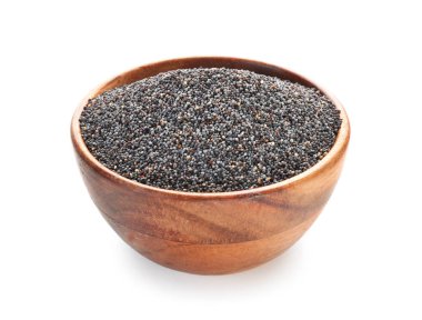 Beyaz arkaplanda haşhaş tohumları olan bir kase