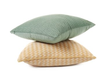 Beyaz arkaplanda yumuşak yastıklar