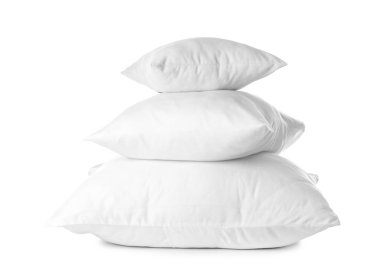 Beyaz arkaplanda yumuşak yastıklar