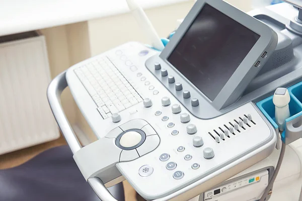 Modern ultrasound equipment in clinic — Stock Photo, Image