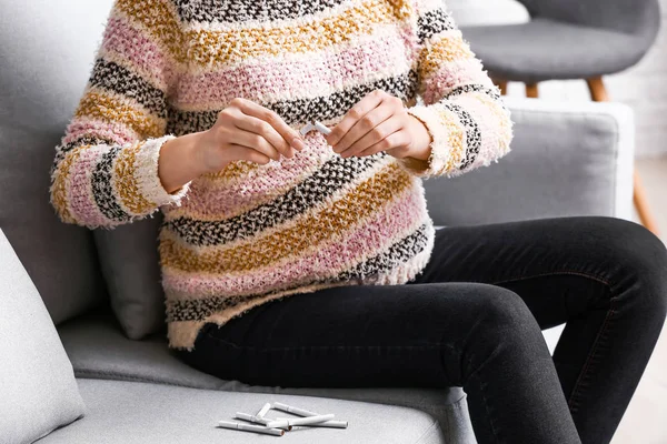 Pregnant woman breaking cigarettes at home. Concept of refusing from smoking — Stock Photo, Image