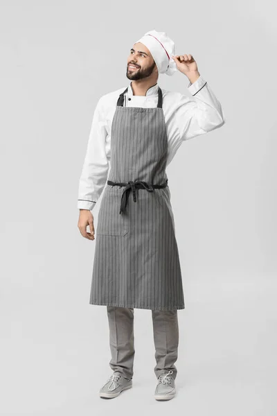 Chef masculino guapo sobre fondo blanco —  Fotos de Stock