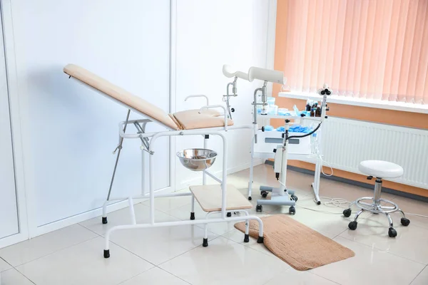 Interiör av gynekolog kontor i modern klinik — Stockfoto