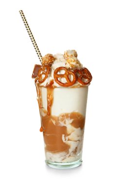 Beyaz arka planda lezzetli Freak Shake