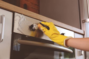 Evde fırın Temizleme kadın