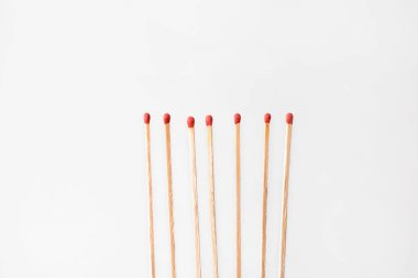 Birçok şömine ışık arka planda maçlar