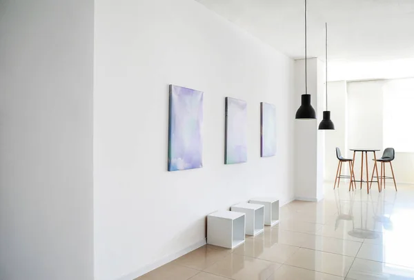 Interieur der Galerie für moderne Kunst — Stockfoto