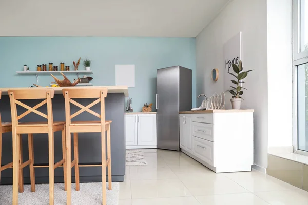 Interior of modern comfortable kitchen — Stock Photo, Image