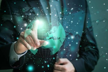 Dünya'nın dijital modeliolan adam, yakın çekim. Küresel ağ bağlantısı kavramı