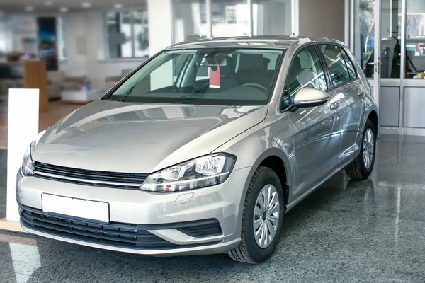 Modern showroom şık araba